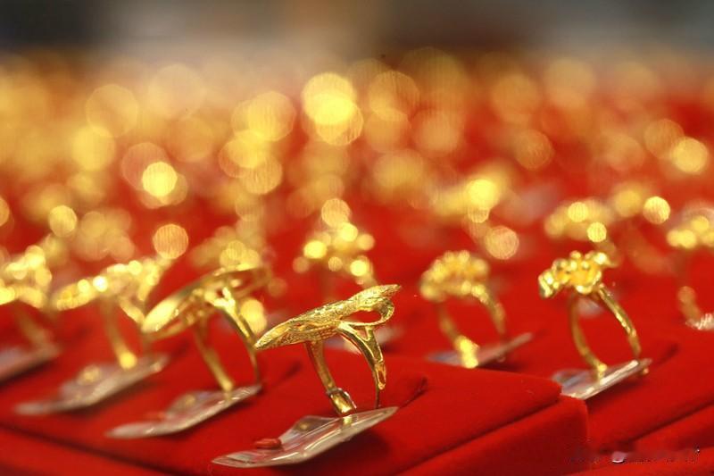 炒股不用瞎琢磨，短线选股的核心就一个：选美！

能让大资金抢着抬轿的“靓股”，都