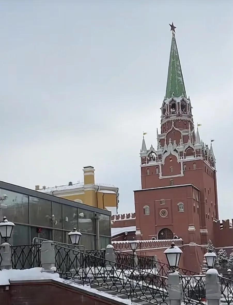 战友老猫这些天不是来了吗，做饭采购天天是他，我从去年开始起早费劲了，老猫凌晨五点