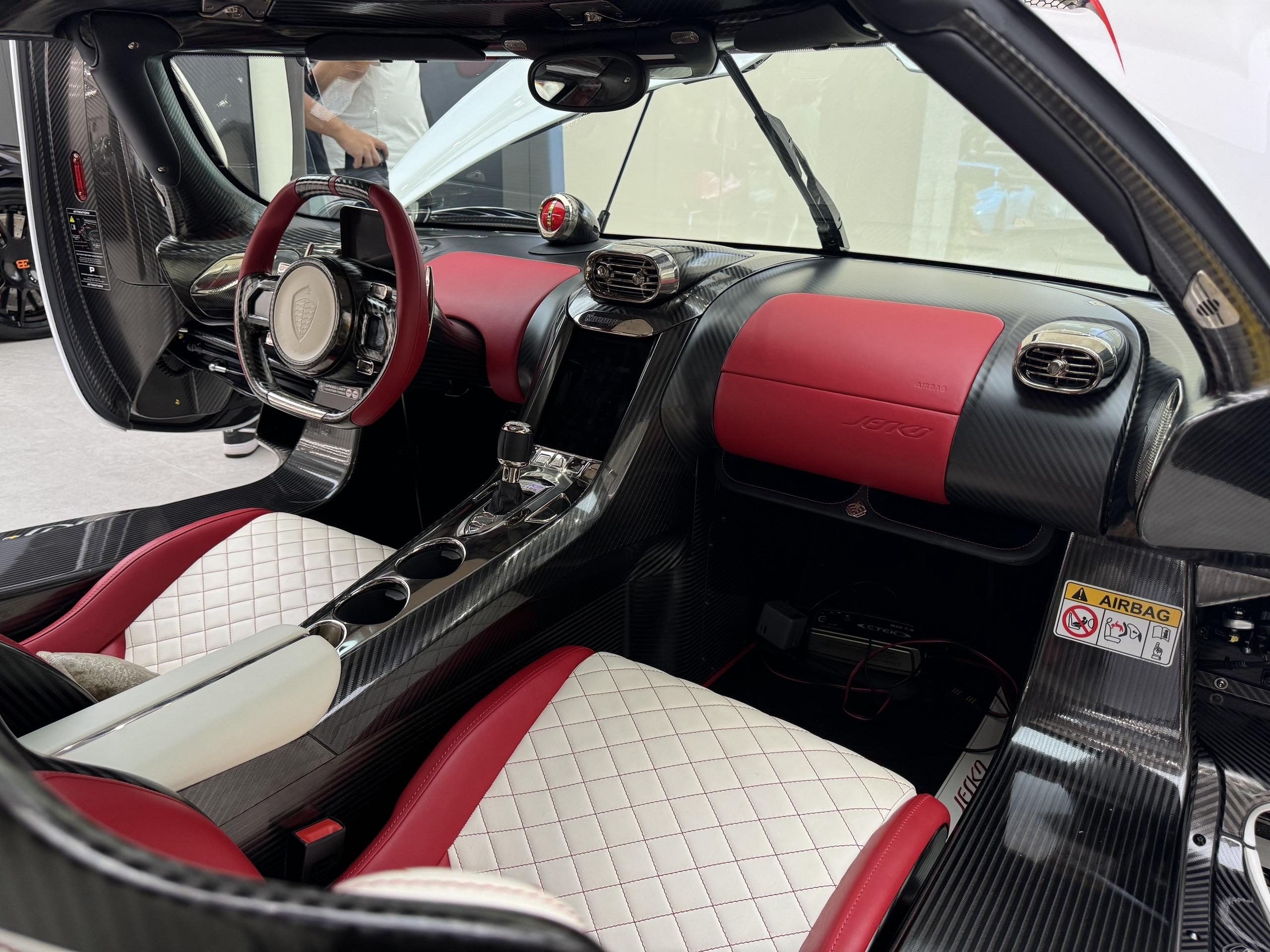 没有冰箱彩电大连屏。还得自备腰托，这内饰您打几分