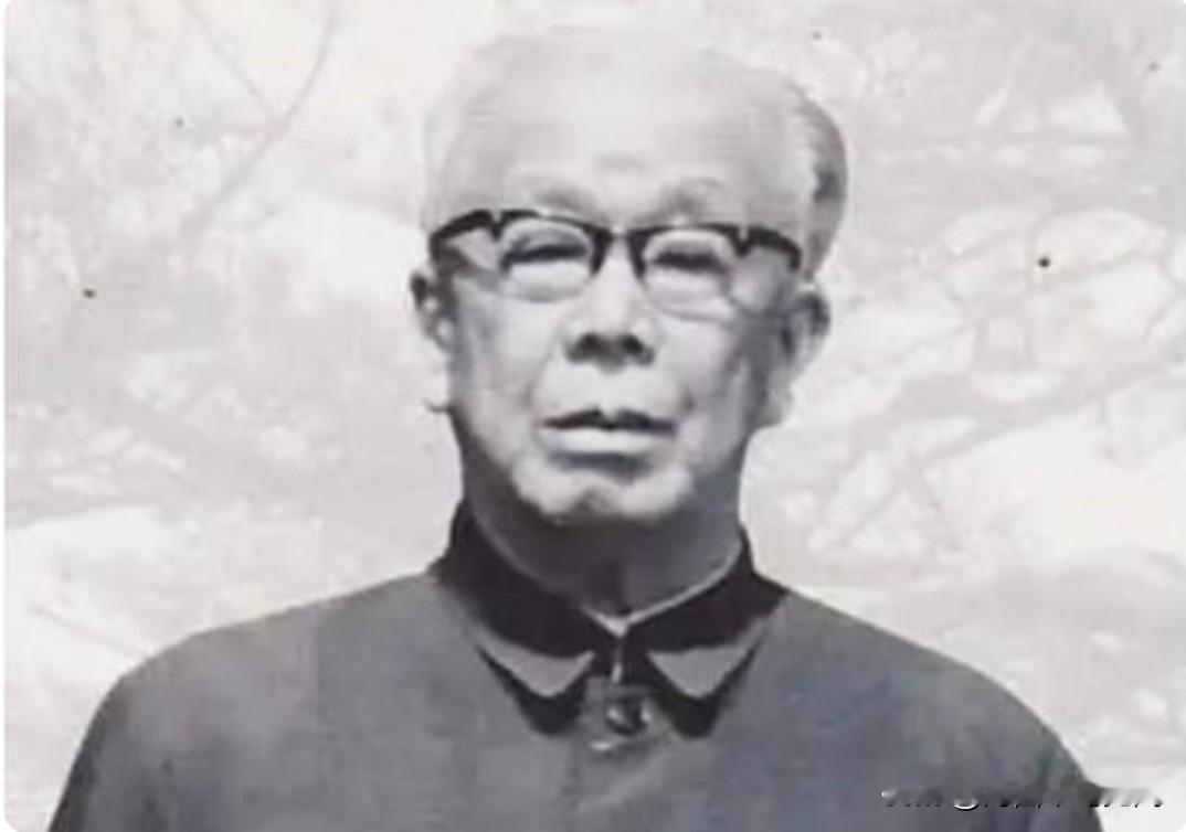 他是新中国辽宁省首任省委书记。
主政期间，他牵头推进鞍钢扩建、沈阳机床、飞机、重