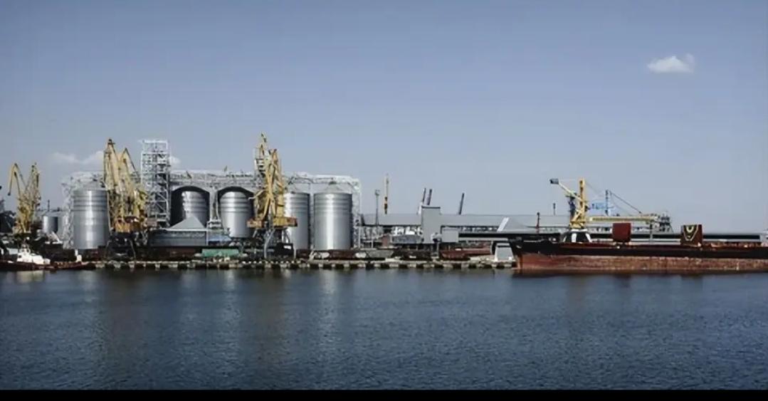 乌军在黑海使用无人艇频繁袭击俄方油轮，已引发俄方高度关注。目前俄军短期内虽难以攻