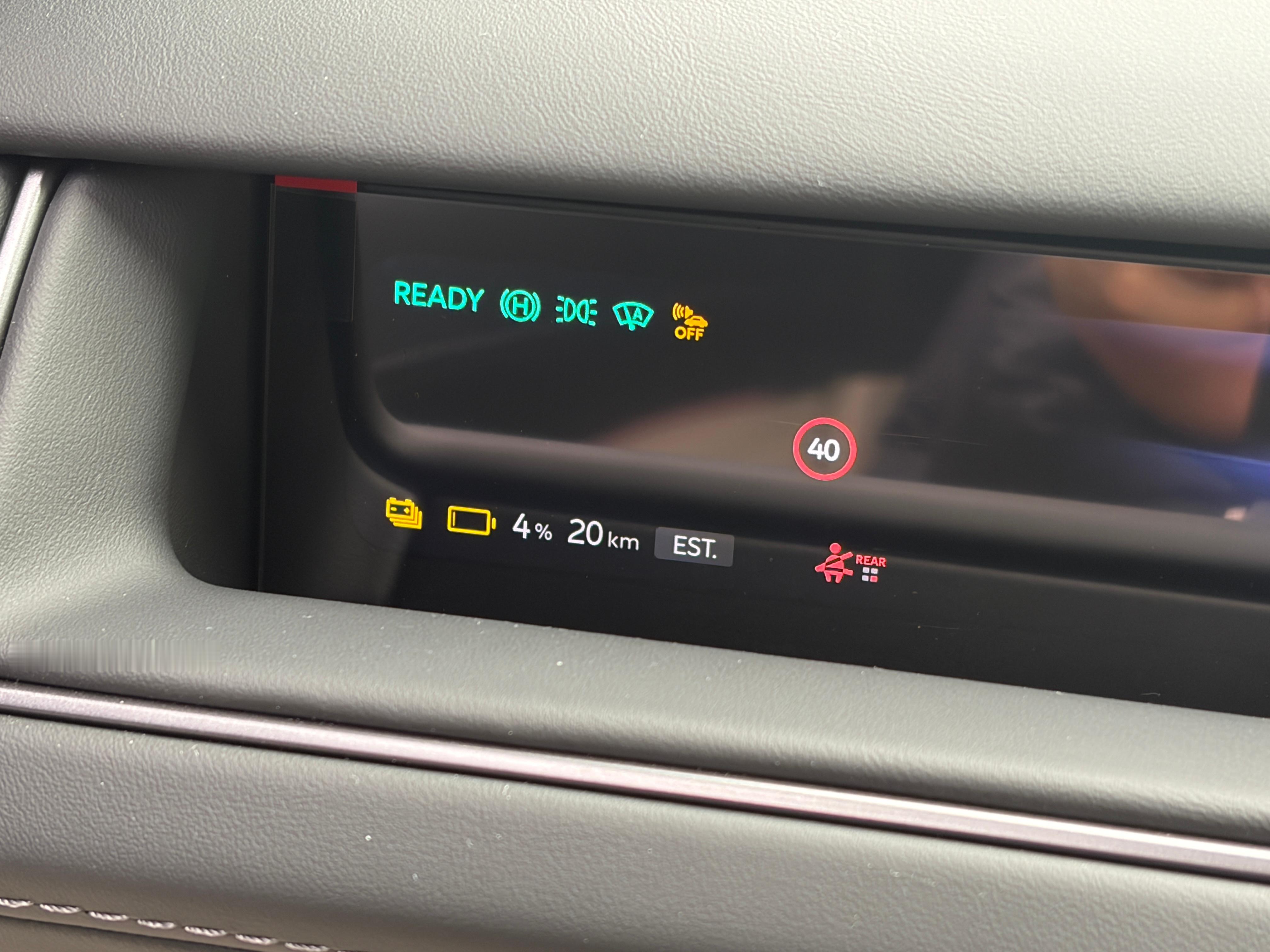 蔚来ES8提车后首次换电，虽然心里有点不舍得我的新电池，但是，换电嘛，只有0次和