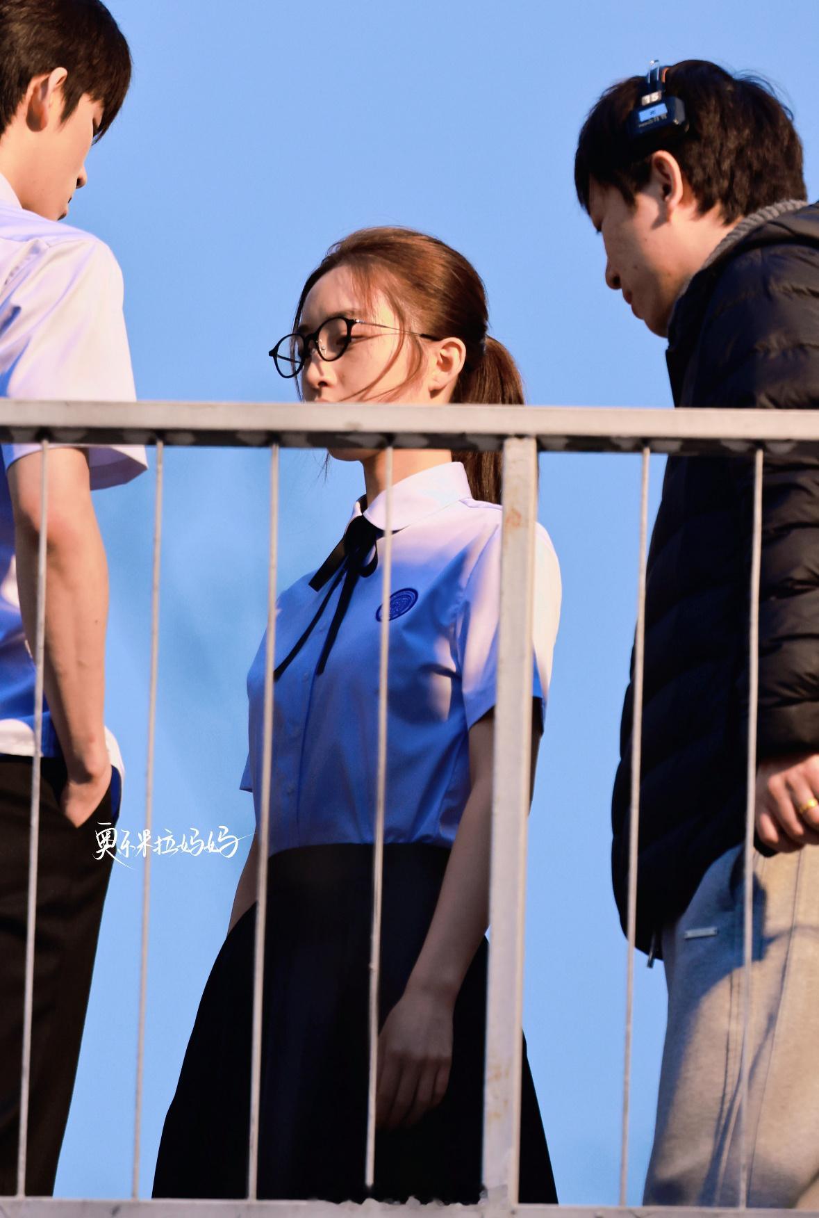 王星越邓恩熙告白校服造型王星越邓恩熙告白试拍路透 好神的校园风味 