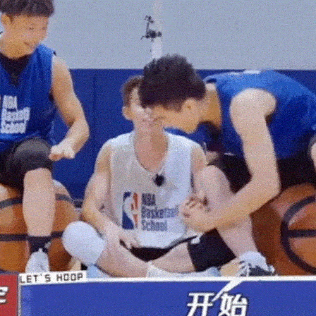 总感觉崽很容易被人骗走[跪了]一脸小孩 ​​​