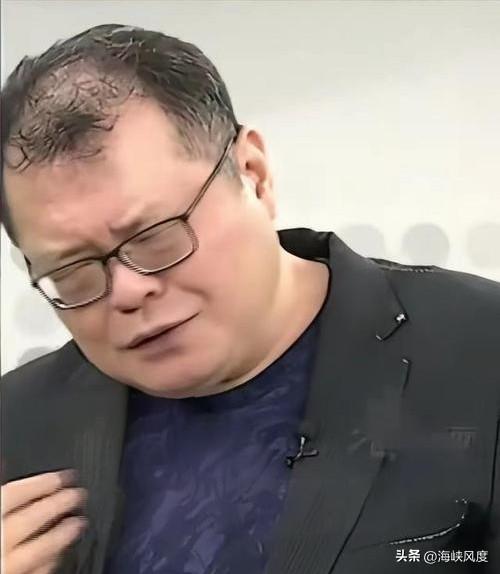 陈挥文批沈伯洋是立委中最烂一位。但沈伯洋住行合一解决内湖交通堵塞遭嘲讽时，阵挥文