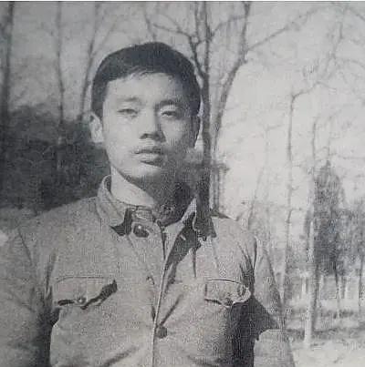 学到一个冷知识：
一个人嘴巴到肛门的距离是9米，
所以如果两个人嘴对嘴接吻，
就