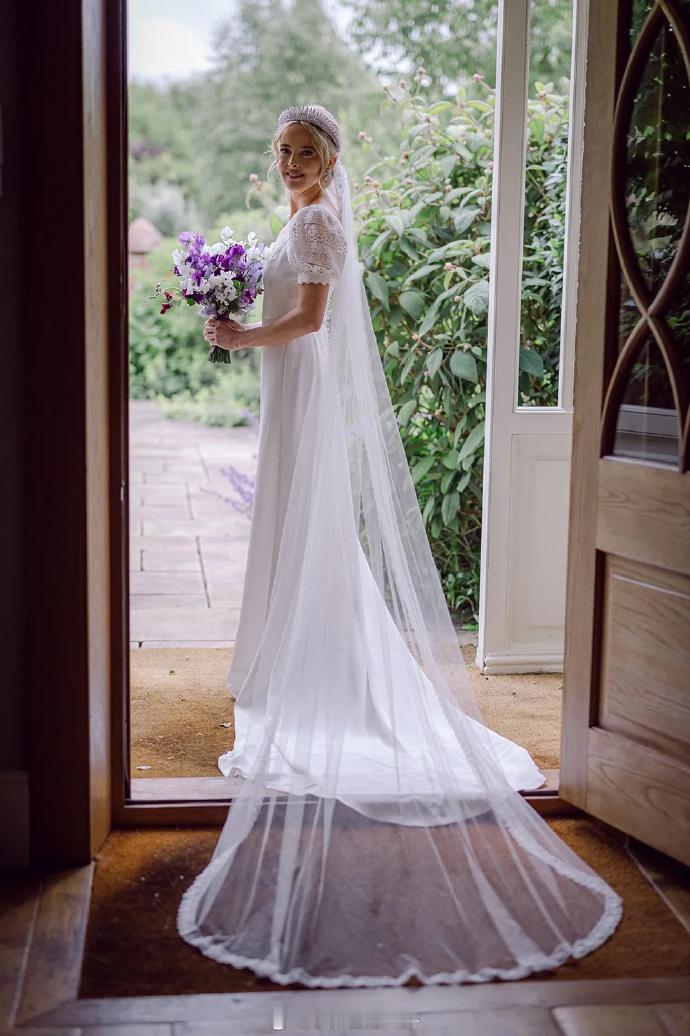 2025年6月，英国第四代法夫公爵的次子乔治与贵族后裔的玛蒂尔达·圣奥宾在伯克郡