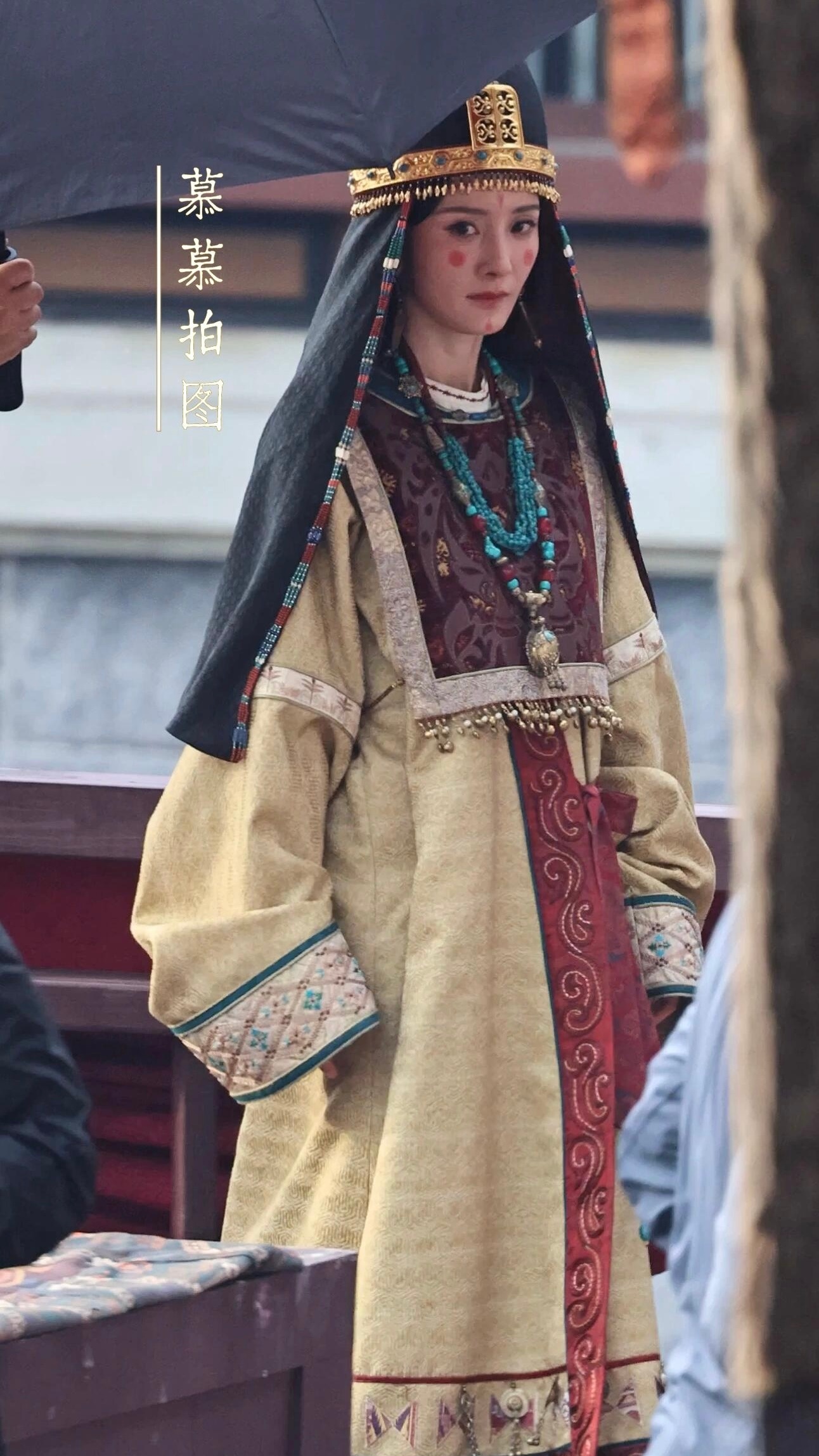 一比一复原历史的面魇红妆！（好可爱啊幂！）杨幂北魏面魇红妆路透杨幂鲜卑女俑红妆路