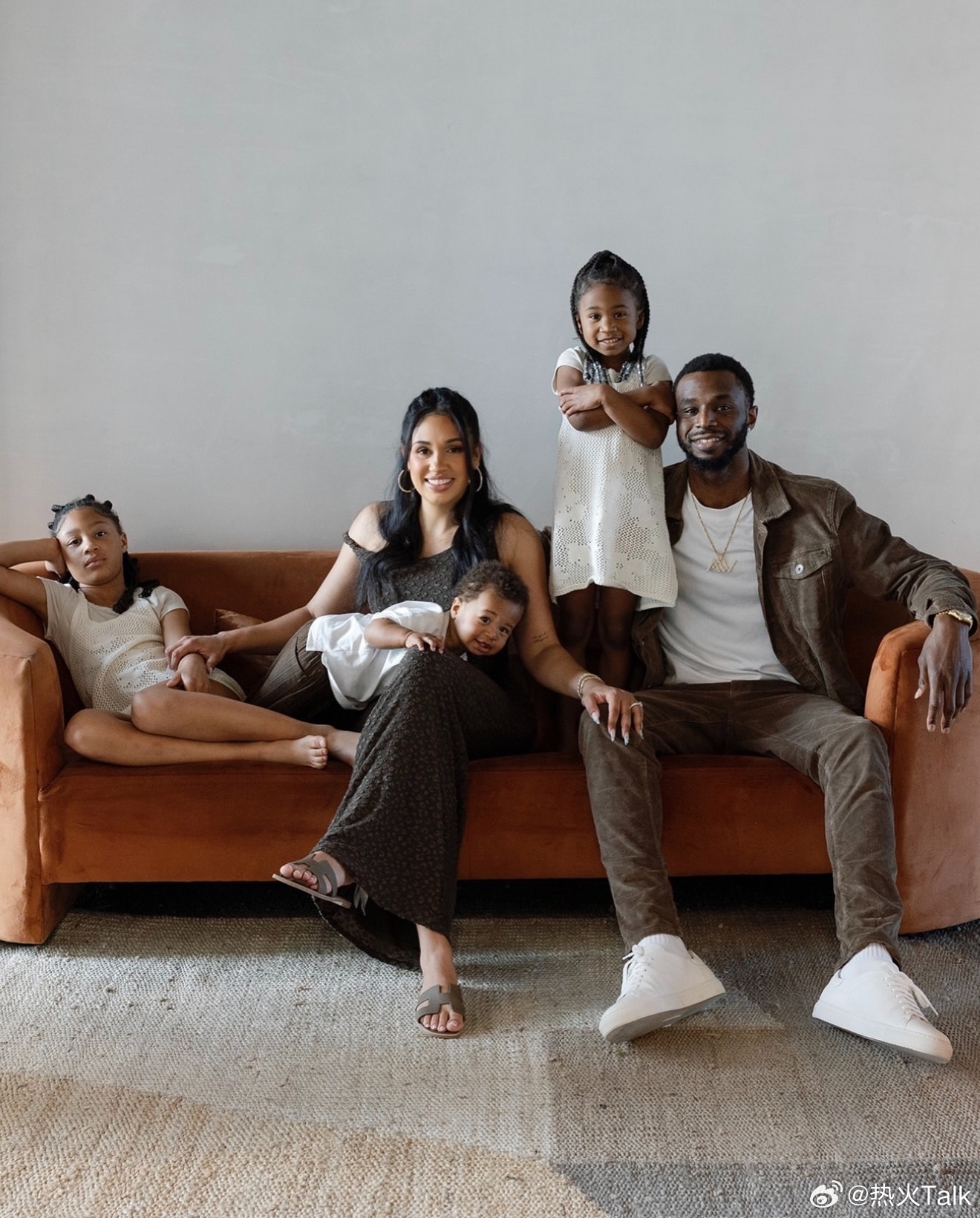 嘴哥养伤的这段时间有在好好陪家人🤎🤍🤎🤍nba常规赛维金斯