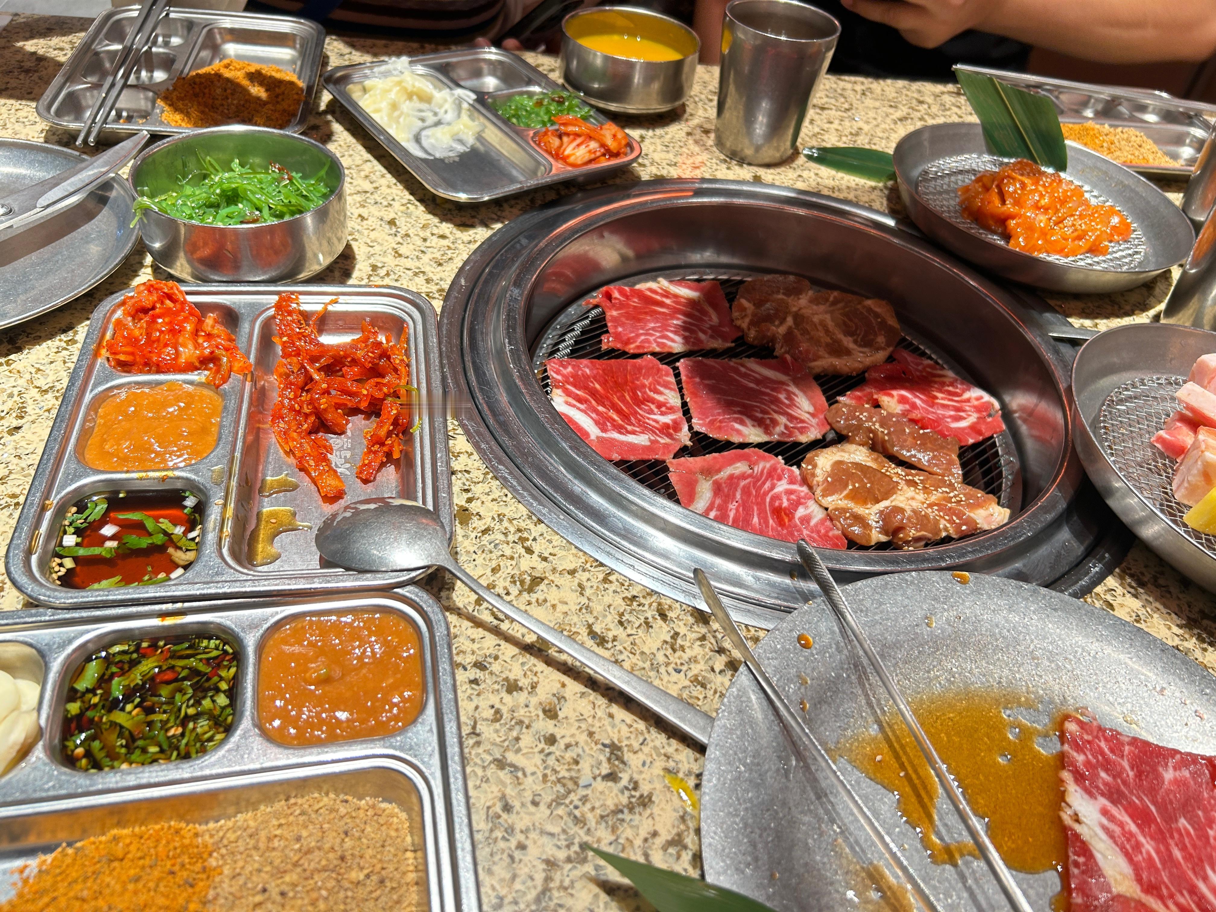 阳光信用 每日一善 每日一善 白天潇洒，晚上熬夜做饭睡觉了~~~明天去上山。充实