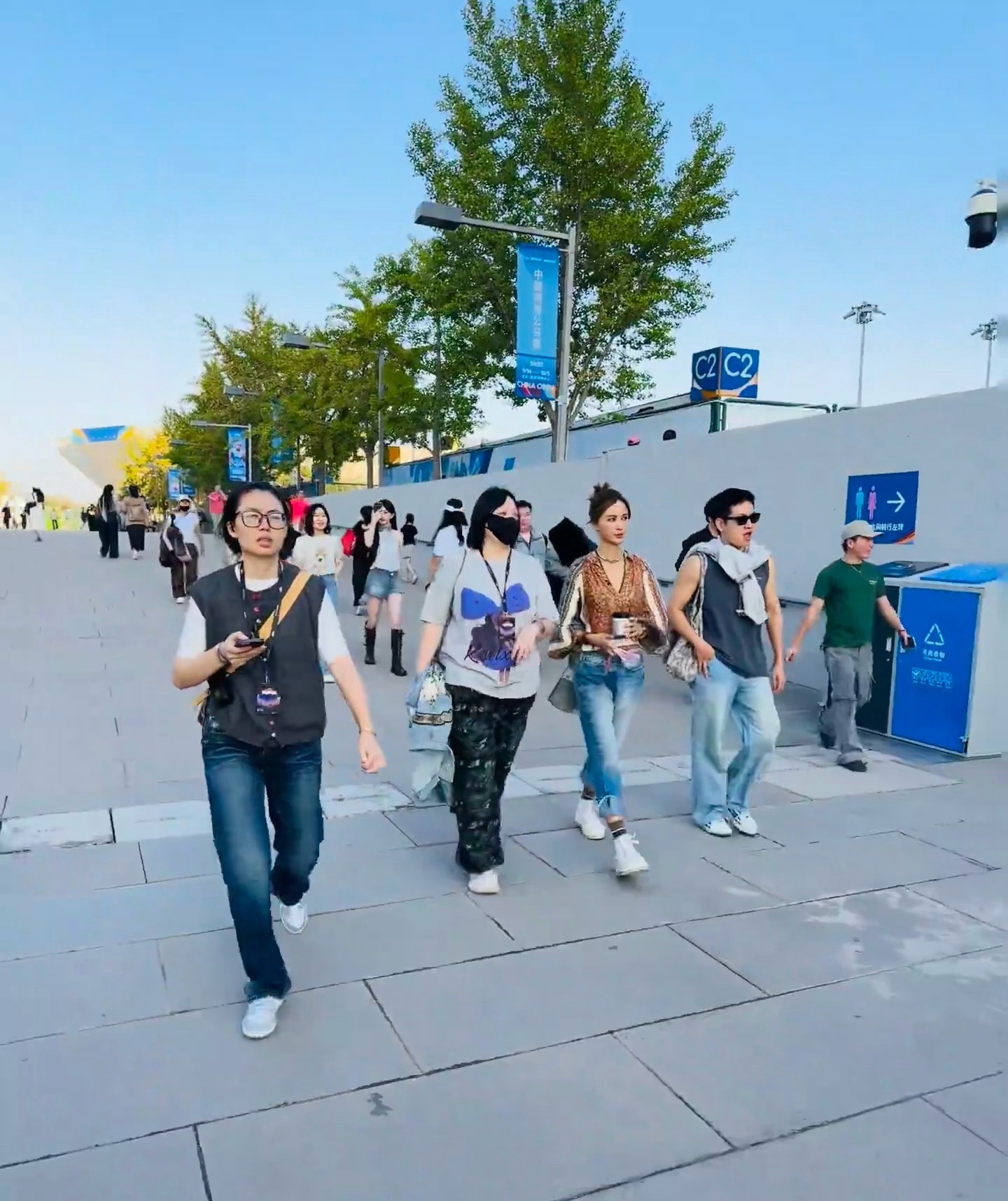 张歆艺给尤长靖推荐教练张歆艺和尤长靖之间的破次元壁联动来了，两人都这么喜欢冰壶运