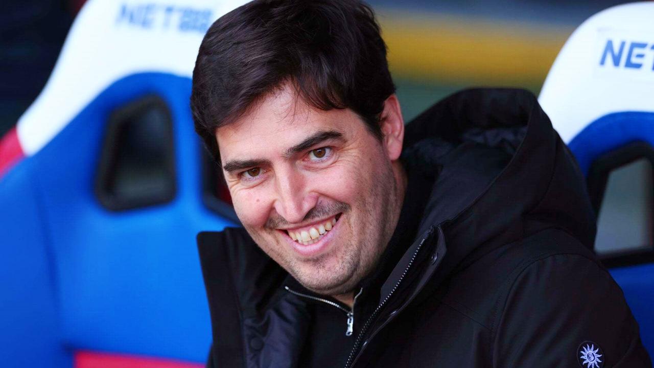 切尔西五人体育总监团队正暗中推进筹备工作，为今夏的帅位引援提前布局。
伊劳拉是热