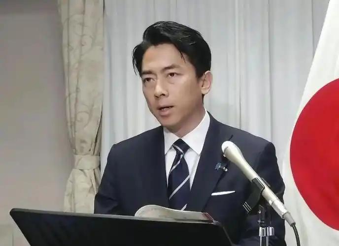 中国外交部发表严正声明，

8月15日，针对日本防长小泉进次郎在内，日本有多名政