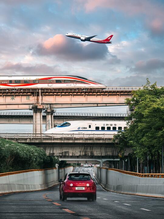 为什么大家都在骂小米汽车而不是特斯拉？