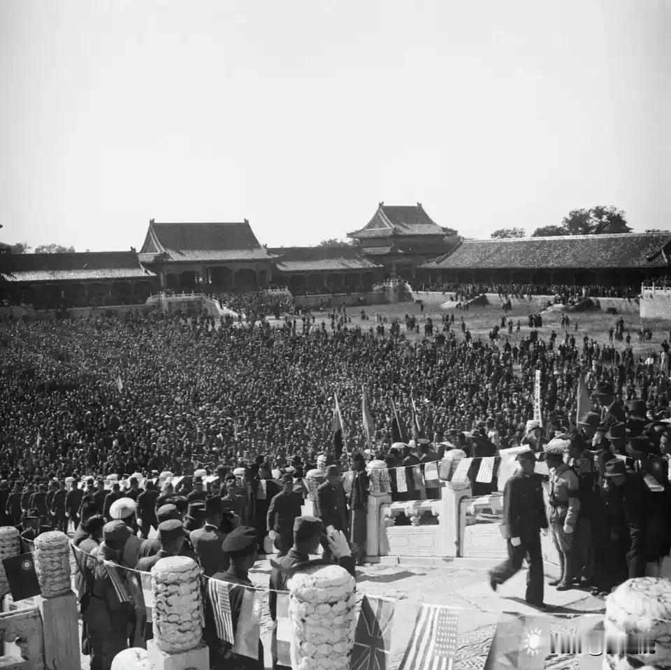 1945年10月10日在故宫太和殿举行的日本投降仪式，无疑是紫禁城乃至整个中国历