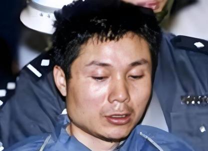 2001年5月20日清晨7时20分，当法警手持警绳出现在监舍门口时，张君刚刚吃完