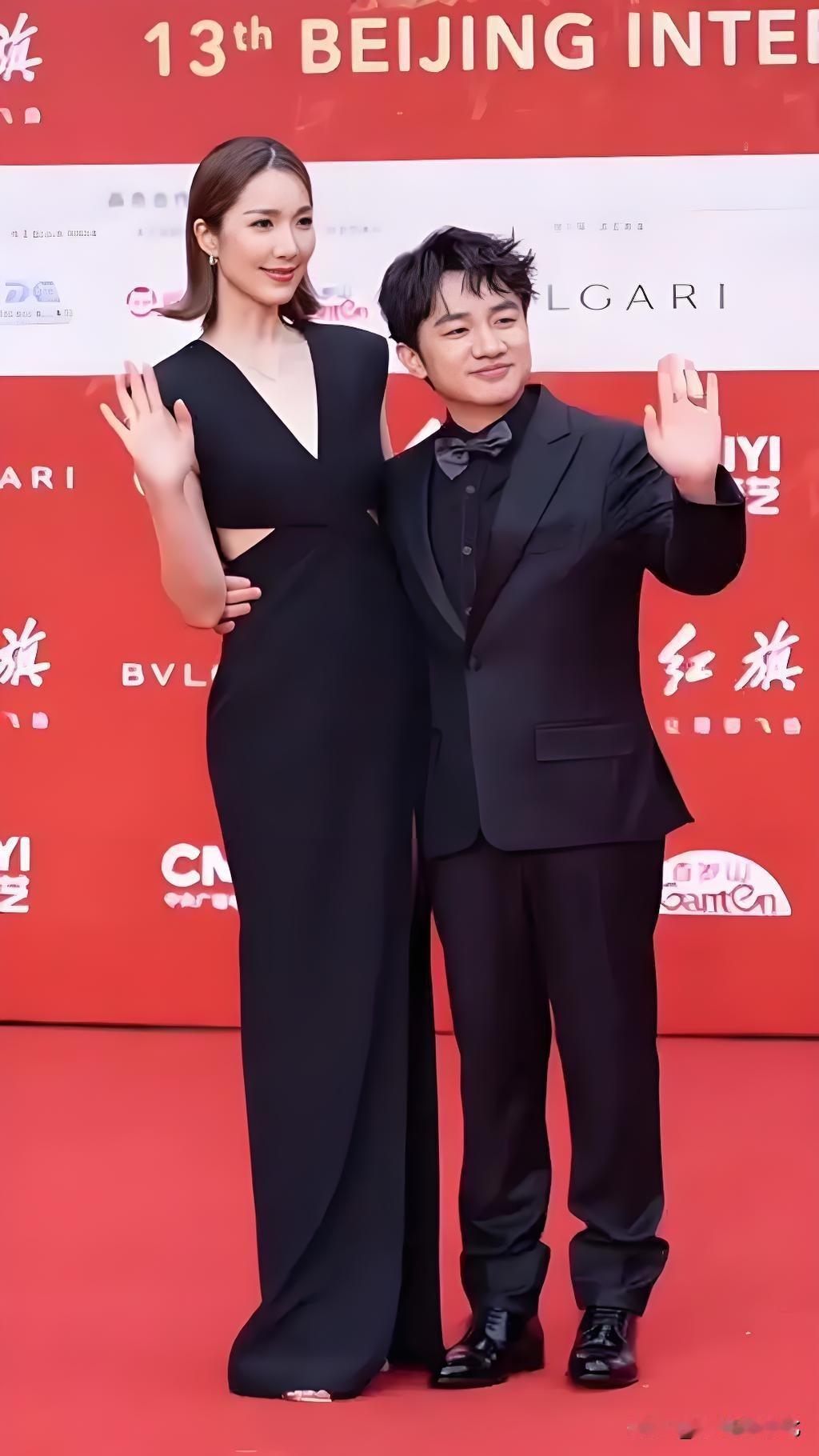名模李亚男身高175㎝，嫁给了比自己矮13厘米的老公，却把她宠成公主！但90%的