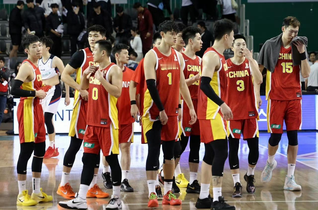 还假装开会两个小时，装什么装。 