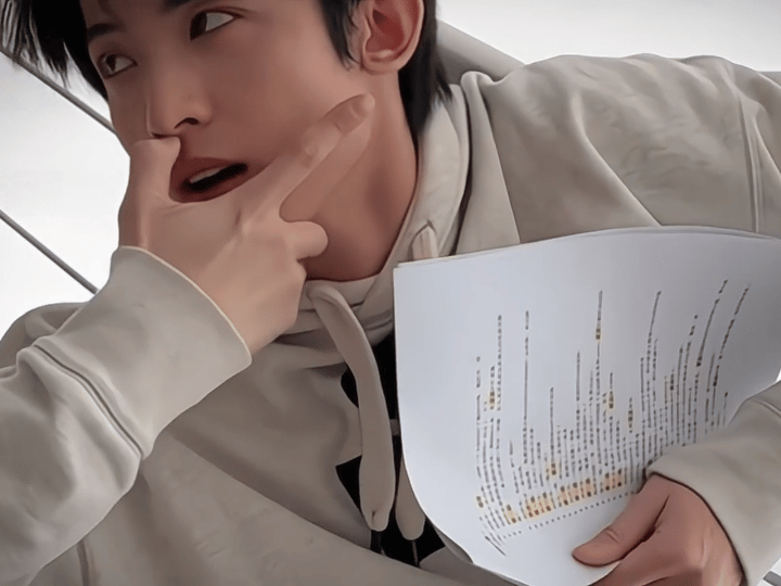 我一想到这妹子穿这么烧去见别人我就急得直哭 