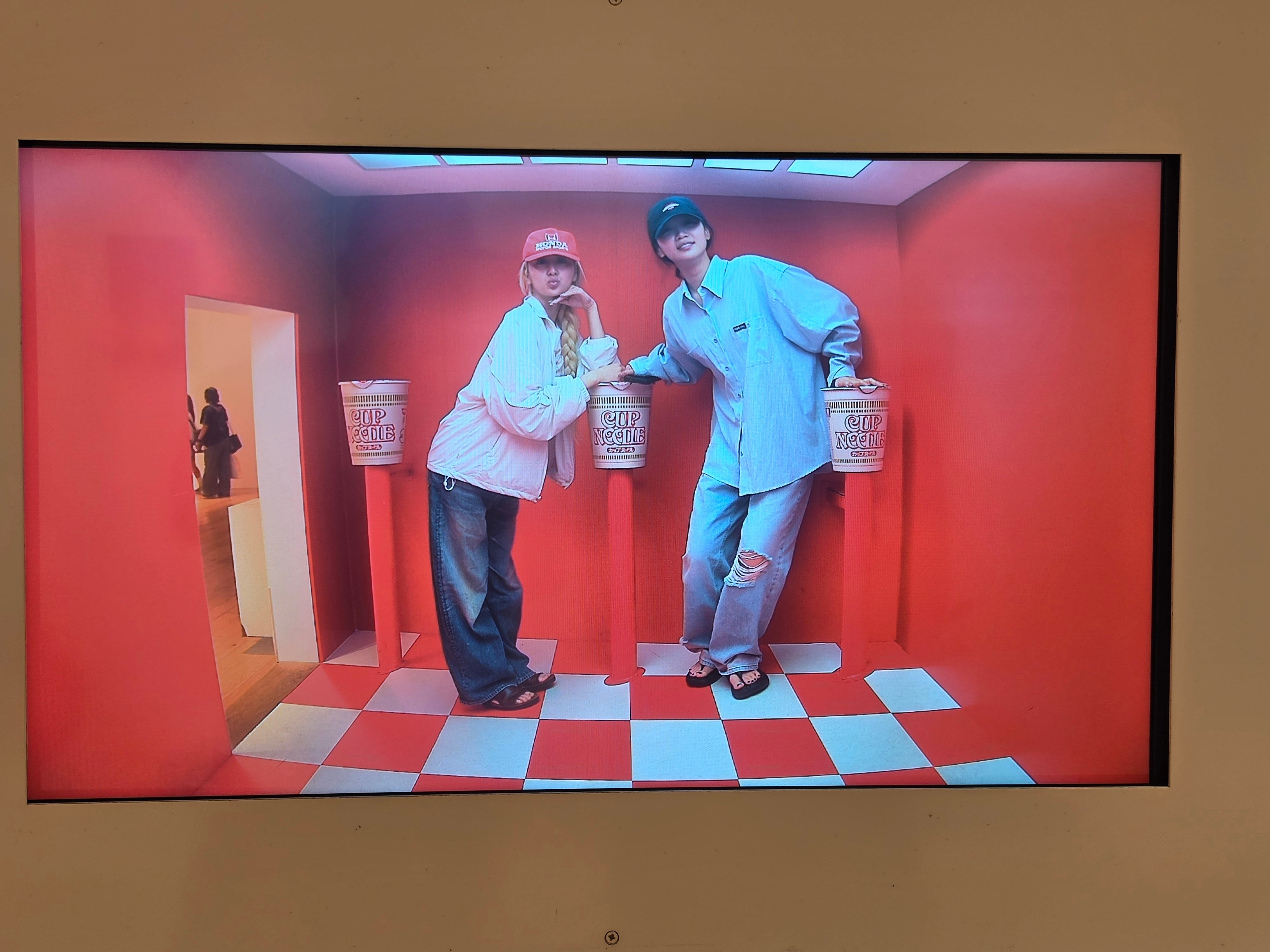 LESSERAFIM[超话]🐯鹿眼明眸金采源 【图片】261009 成员推更新