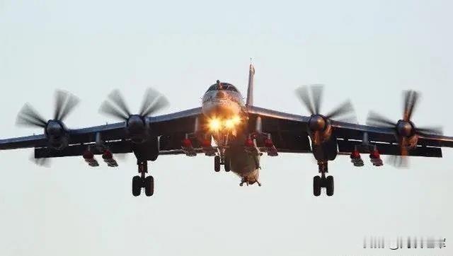 俄军获得了宝贵经验！轰炸机持续72小时打击，给北约专家上了一课。俄罗斯对乌克兰的