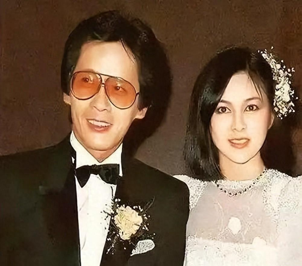 在1982年时，19岁的关之琳与37岁的王国旌，两人真是郎才女貌，看起来实在是靓