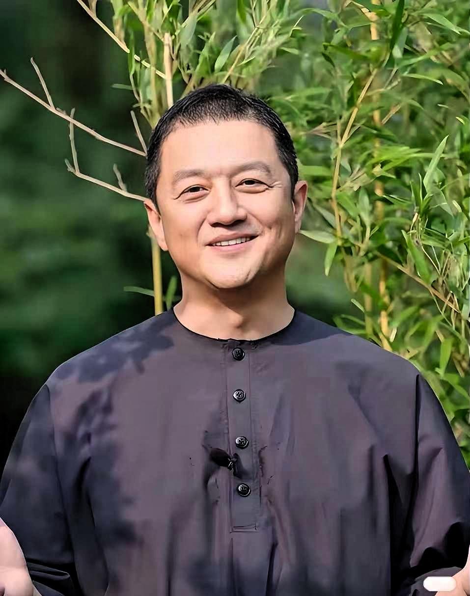 时也命也，估计李亚鹏也没想到，
自己苦苦守了这么多年，会接连得到外界的善意相助，