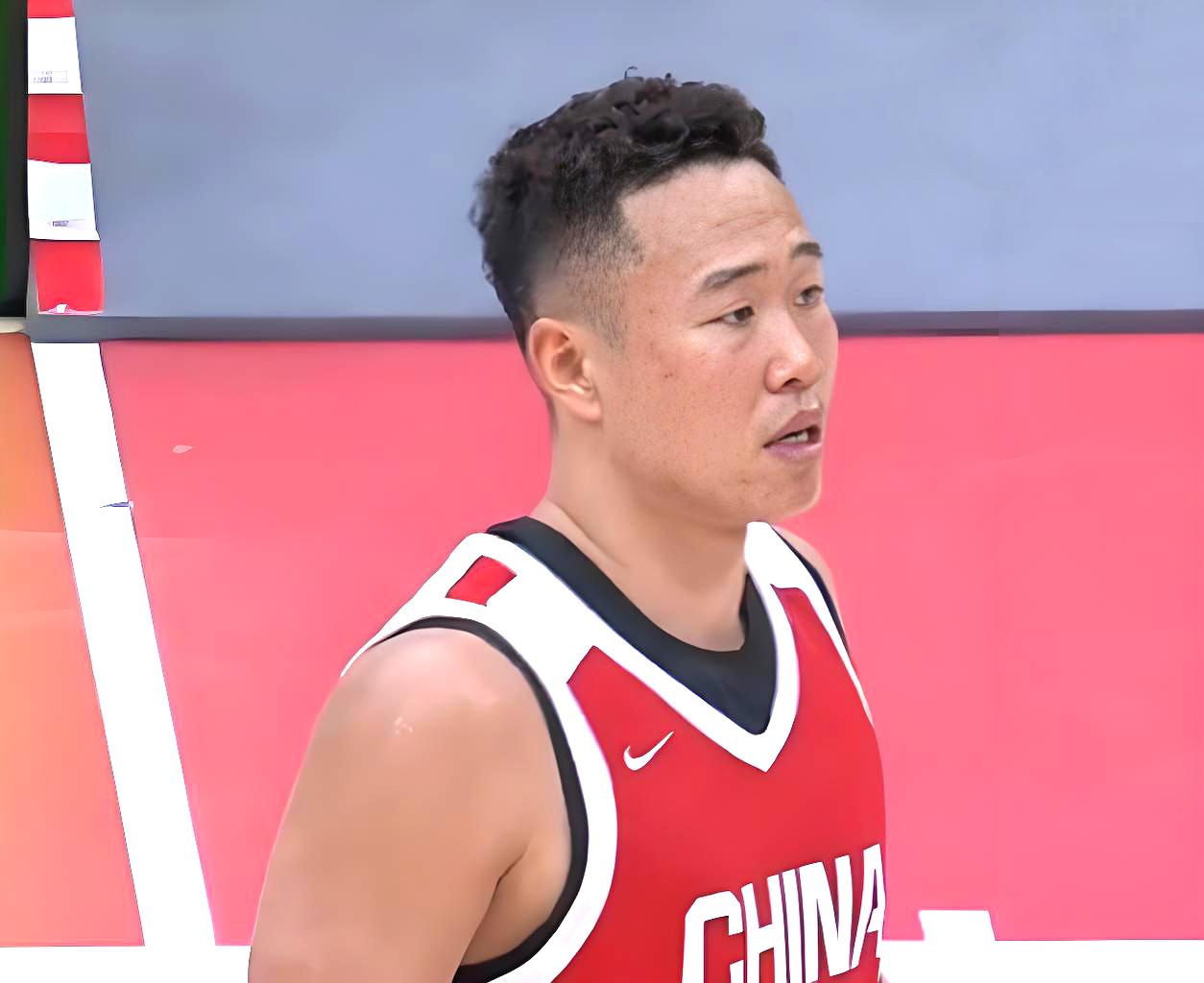 崔永熙替换贺希宁，对中国男篮整体实力影响几何？
亚运会在即，男篮后场球员微调，崔