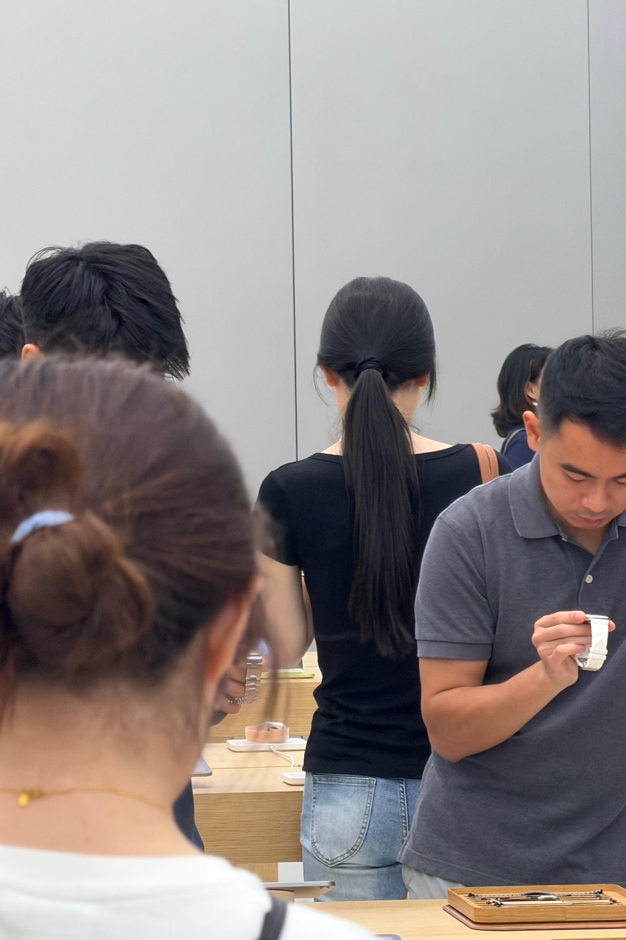 看背影就想娶回家的女孩