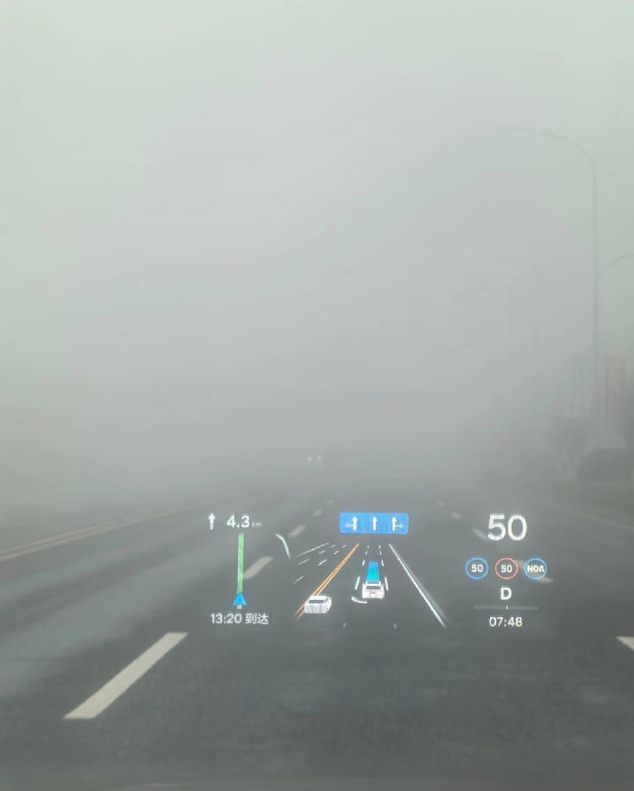 江西高速简直没法走了！一路全是状况，不是因为车祸堵得水泄不通，就是大雾天直接封路