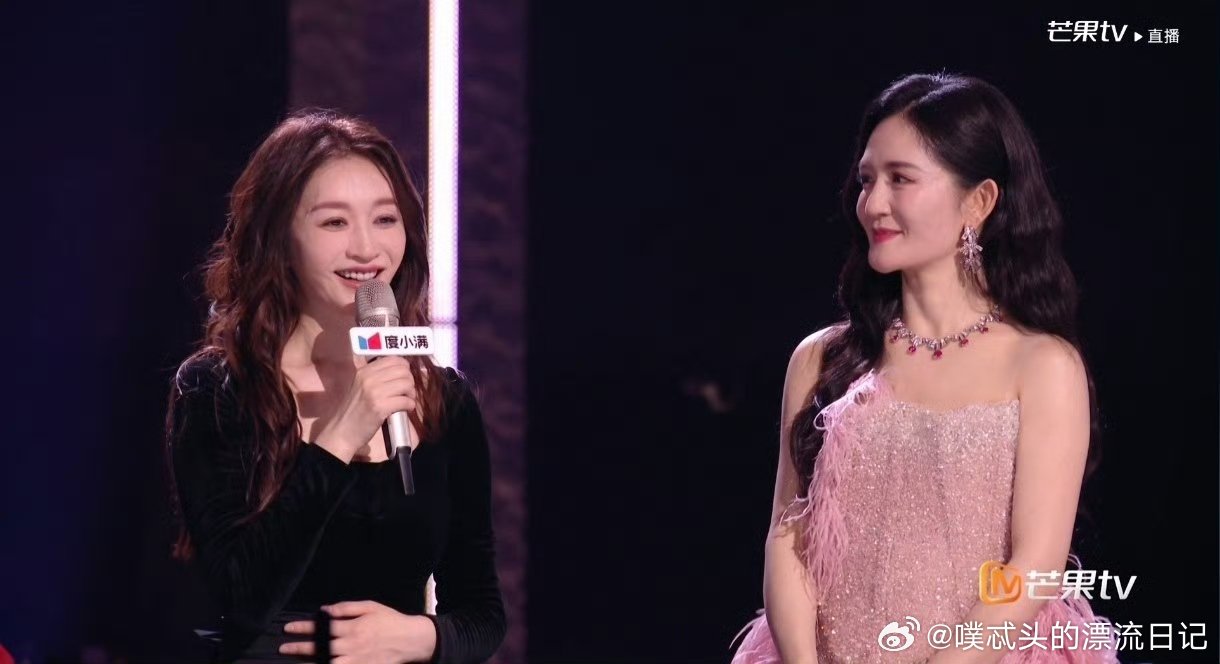 李小冉拉票 老实人豁出去了就得学李小冉这样！跳出舒适区，唱歌能打、拉票有梗，真实