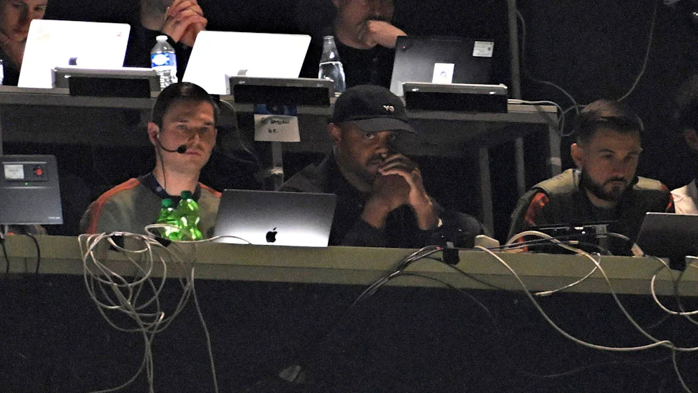 拜仁欧冠面对巴黎圣日耳曼的首回合，主教练孔帕尼的缺席影响真的很大！由于上场欧冠在