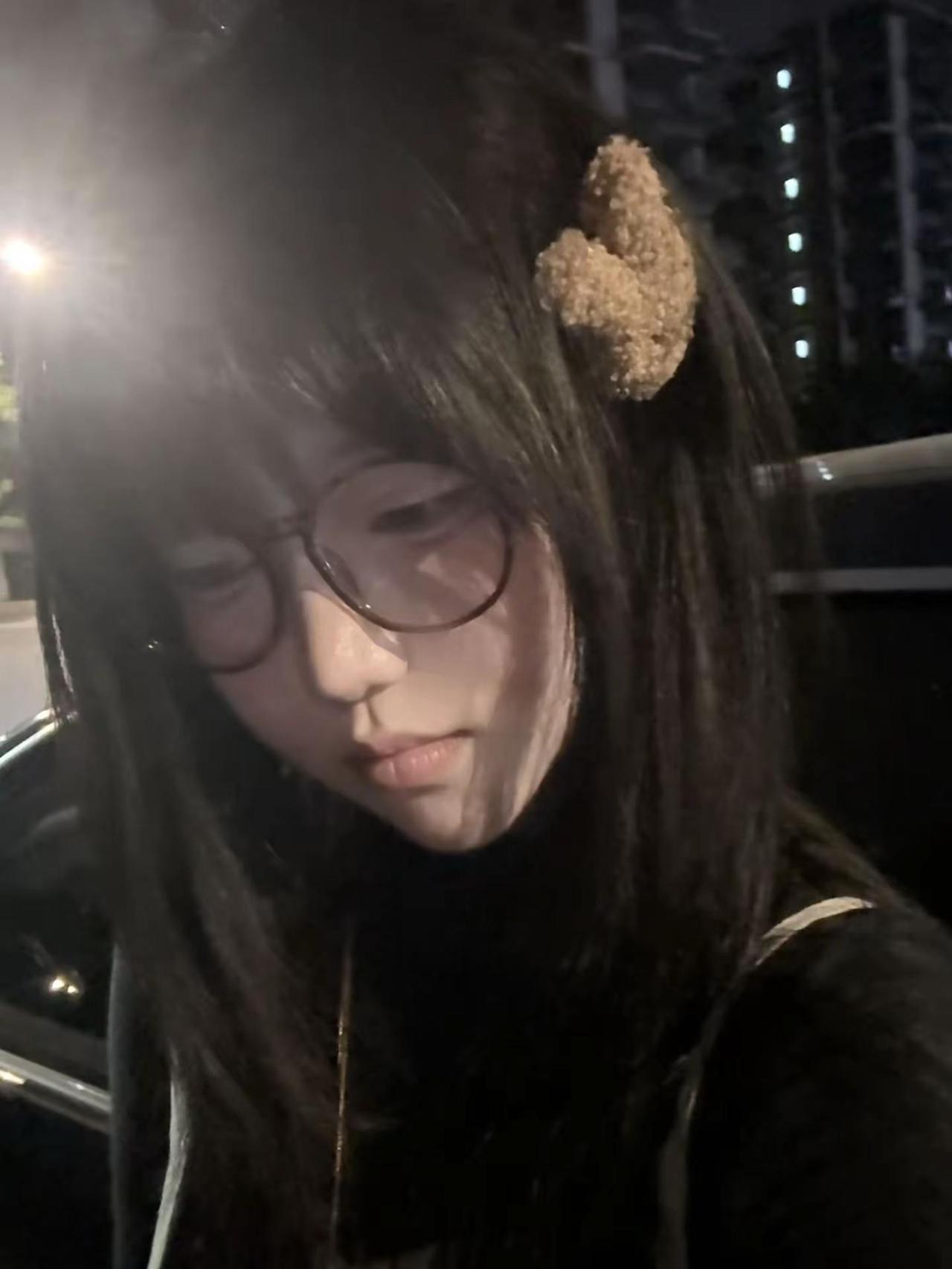 微风碎盖和背头留下 卷毛自己滚去天台往下跳冷脸甜妹 齐刘海ovo 冷脸萌ovo 