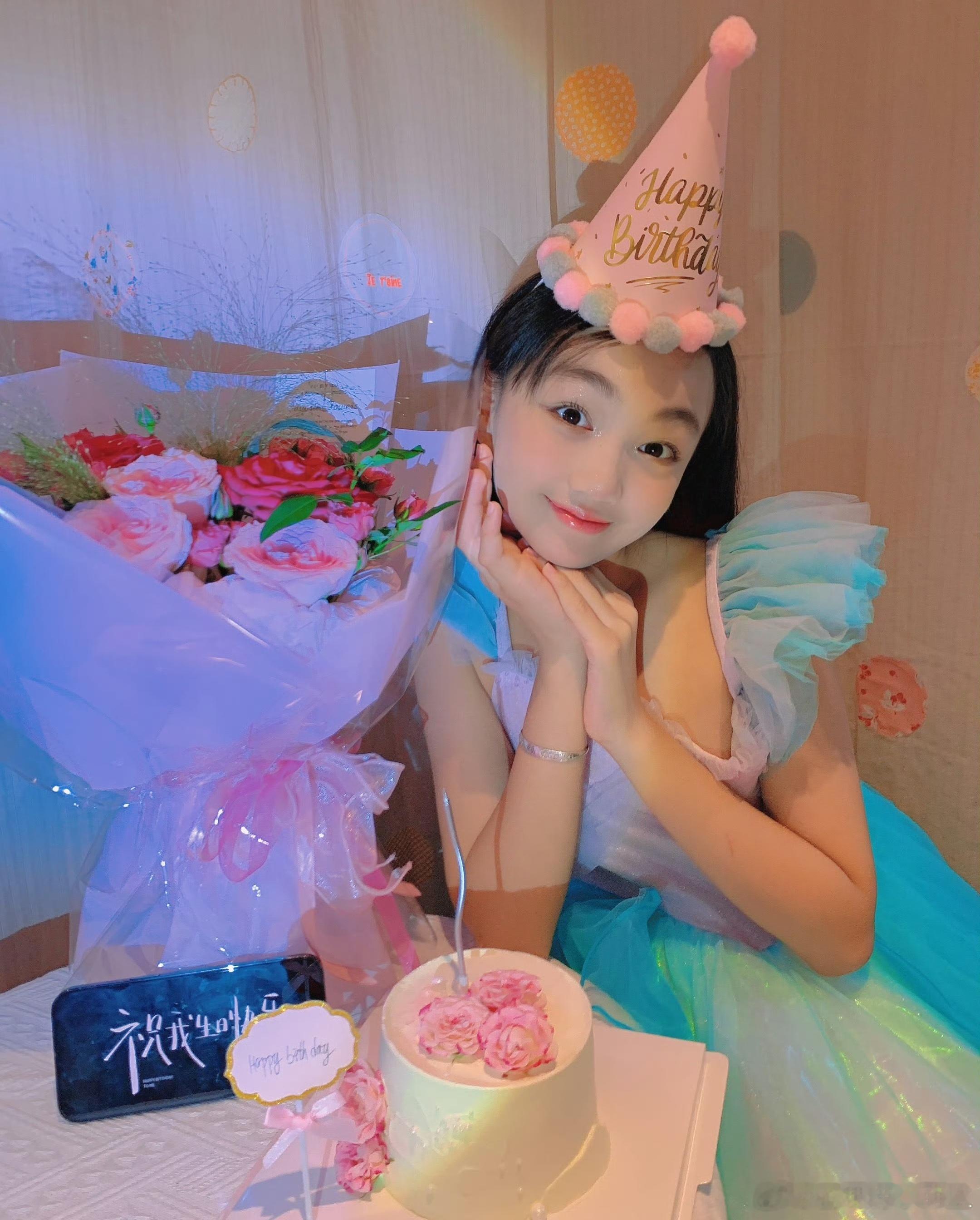 #爸爸去哪儿小山竹长大了##爸爸去哪儿小山竹近照# 爸爸去哪儿小山竹庆12岁生日