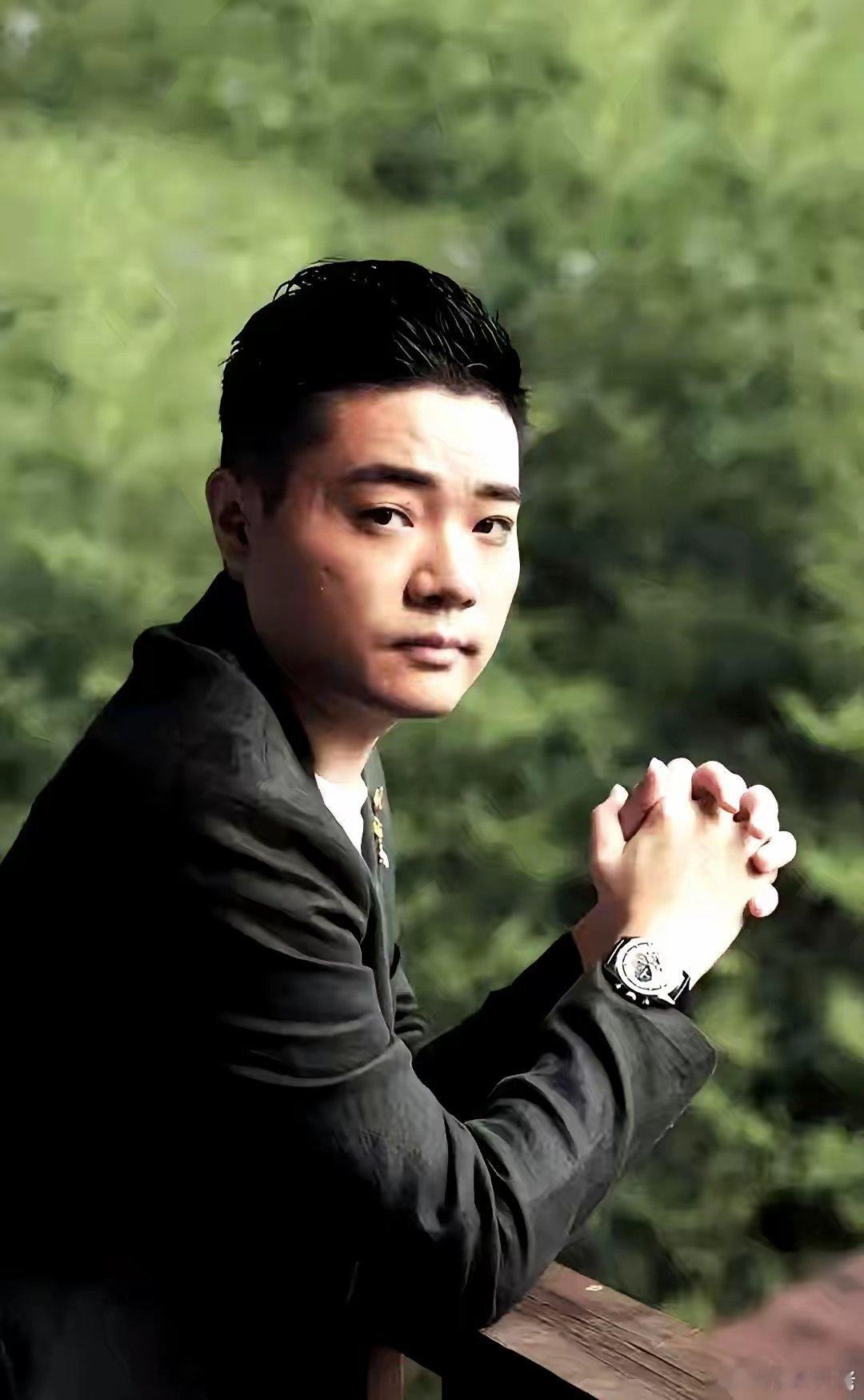 都以为身价过亿的丁俊晖，早就在国内各地买楼圈地了。结果他最大的一笔“投资”，居然