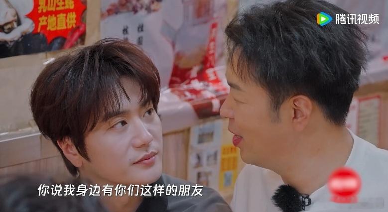 #杜海涛第十五次放弃减肥# 美食的诱惑永远都是有着巨大的吸引力，所以海涛在朋友请