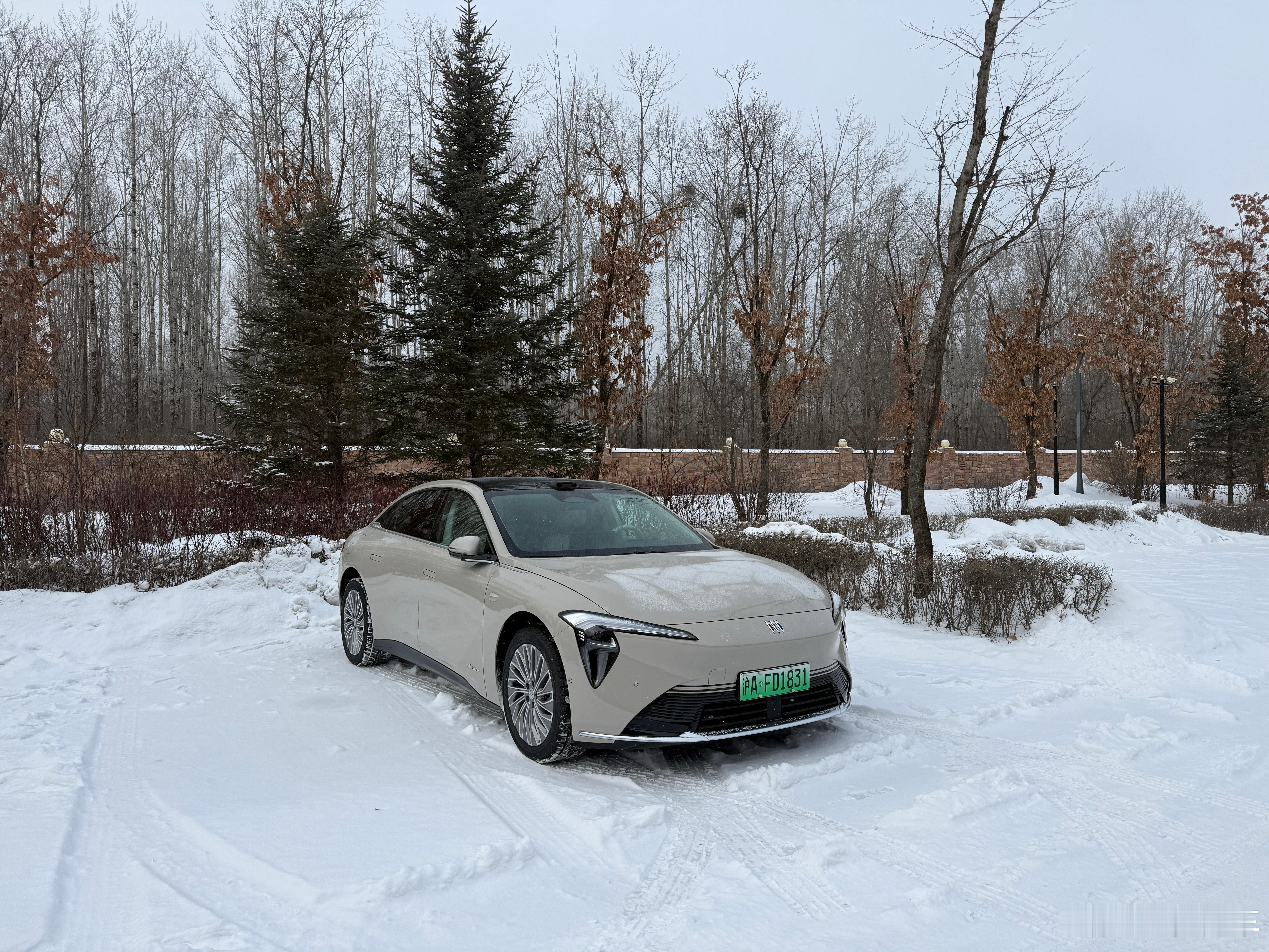 明天在雪地里盘他—至镜L7 