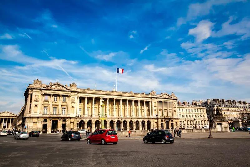 文物返还的本质，是对历史的还原与尊重，是文明间重建信任的桥梁。法国的立法实践表明