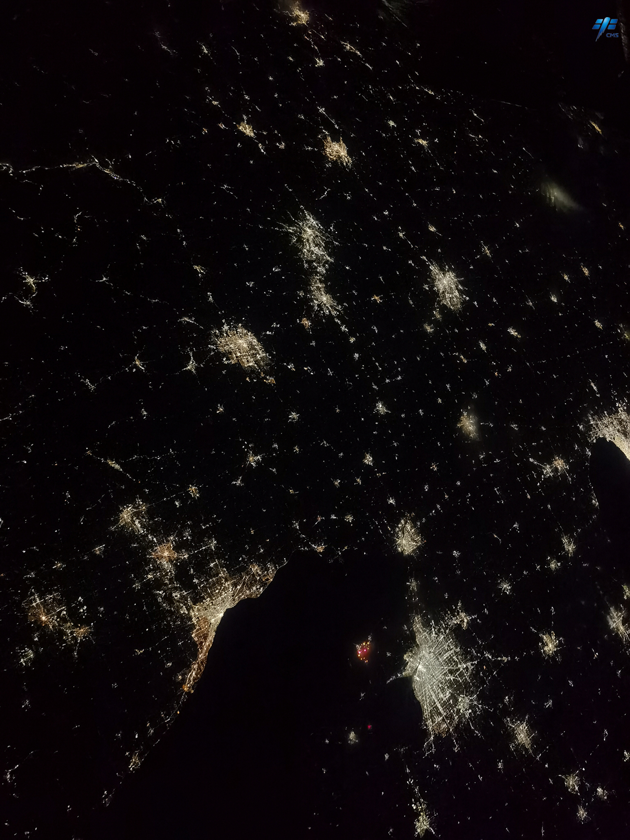 神舟十八号航天员叶光富在空间站拍摄的城市夜景图像那么问题来了，拍的是那座城市呢[