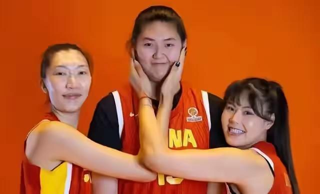 女篮开门红显底气，今夜迎劲敌验真章


3月11日晚，武汉体育中心体育馆内掌声雷