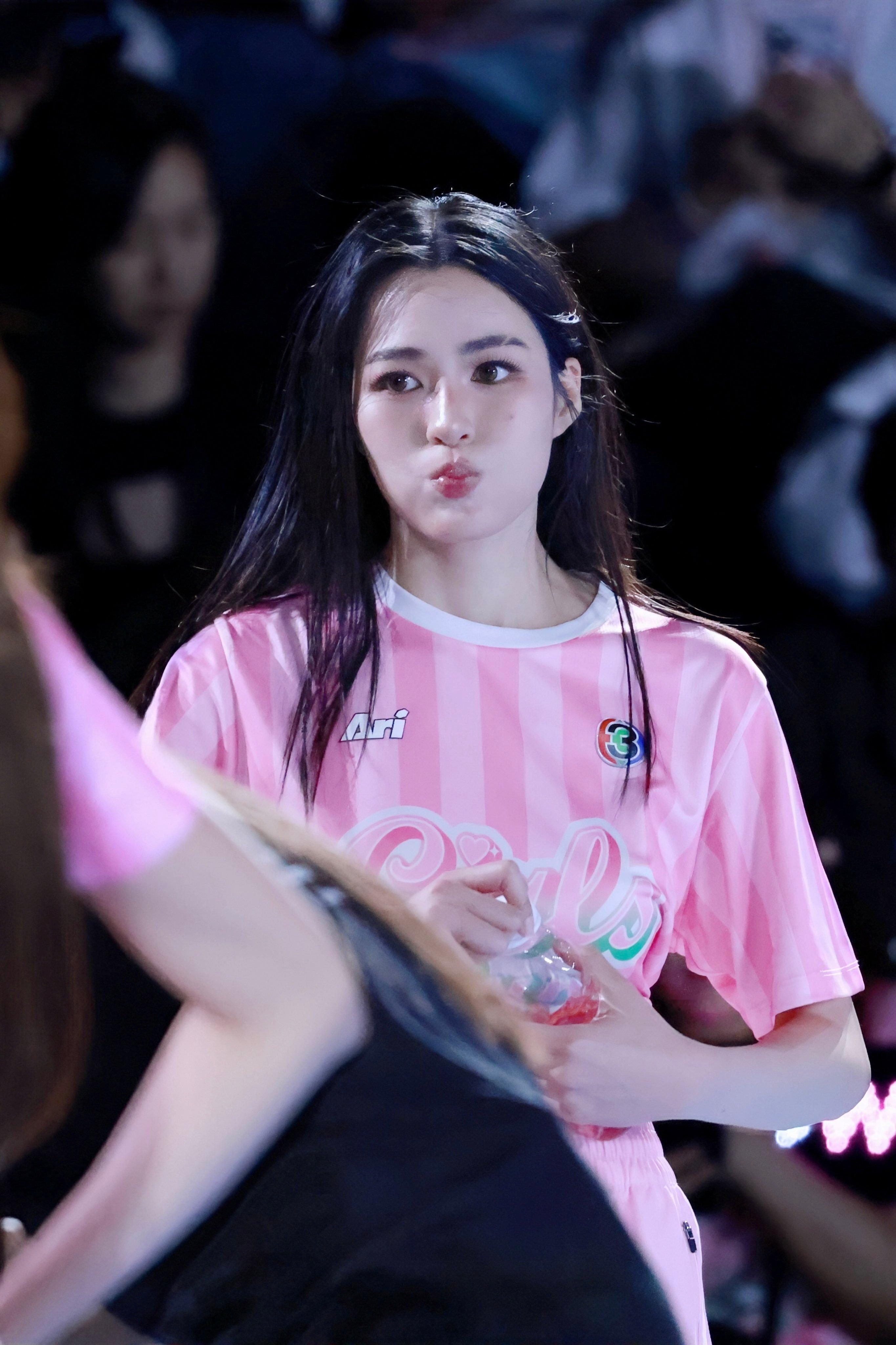 260801女子运动会饭拍©️logo又帅又可爱☺️邝玲玲比亚迪泰国首位代言人 
