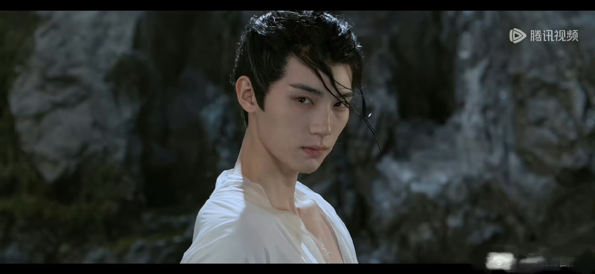 真的很难忍住不审判江湖夜雨十年灯