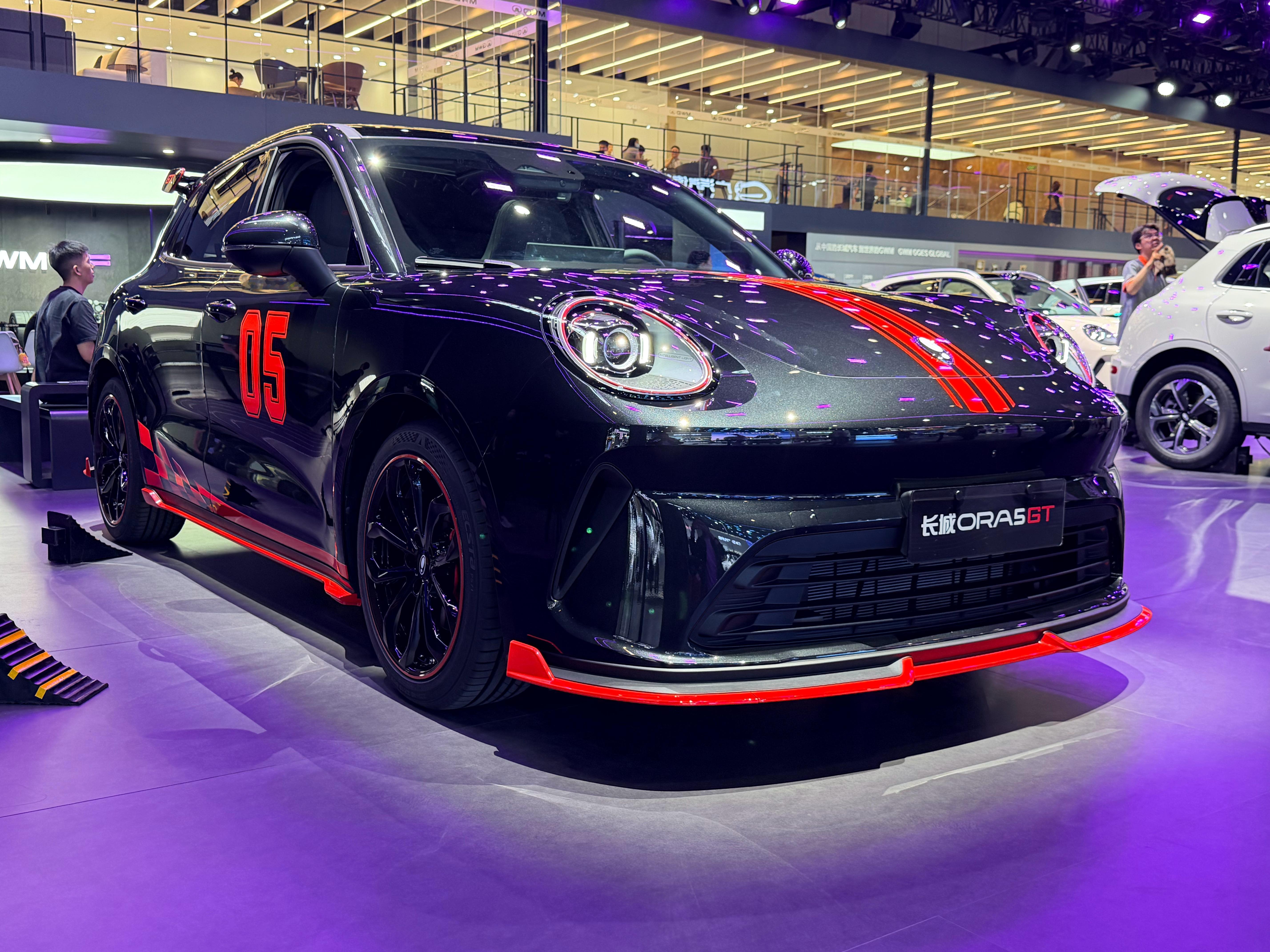 欧拉5GT，Hi2混动内饰中控嘛，类似MINI的那种织物面料2026成都车展