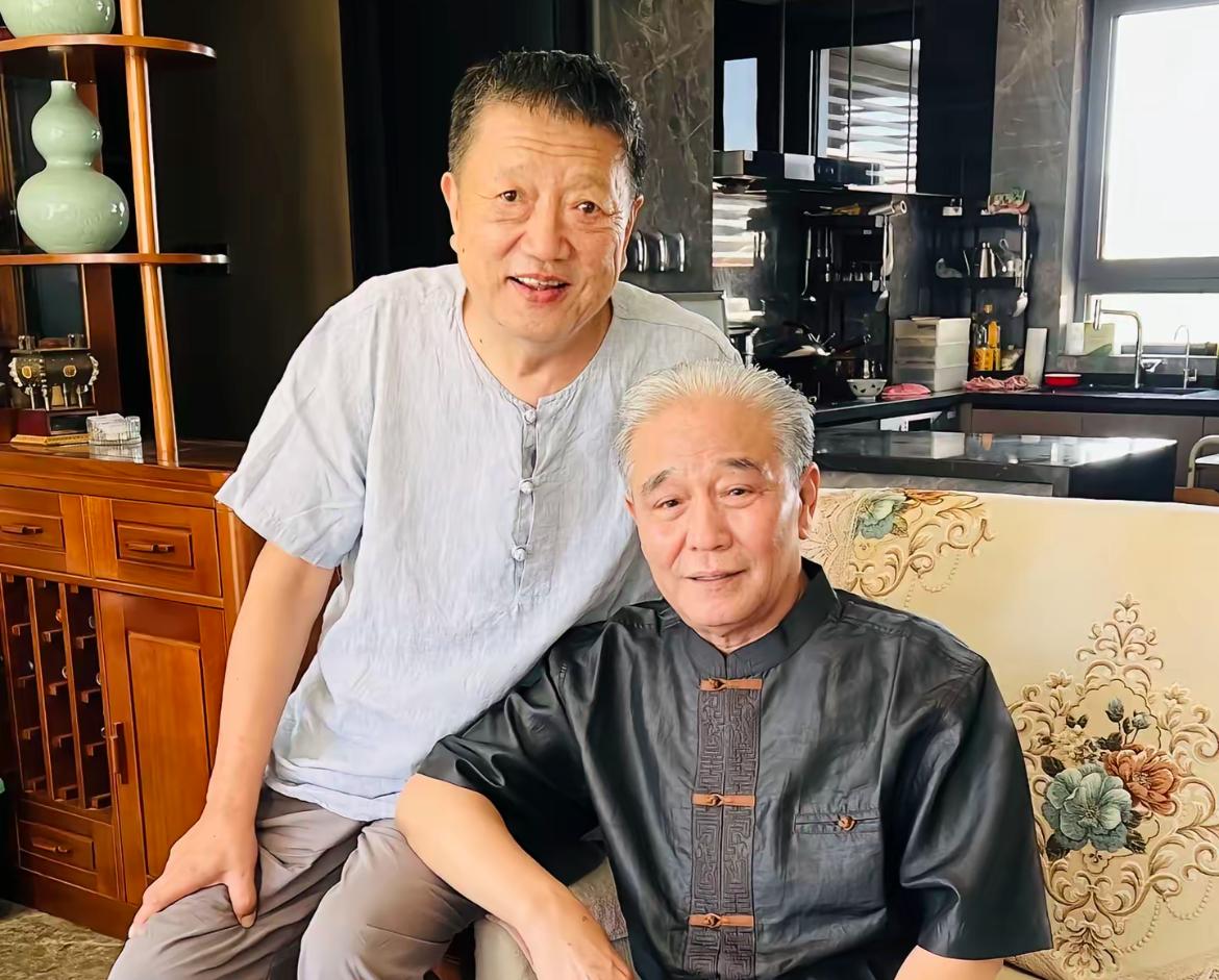 72岁老戏骨秦焰去世，让我感到“震惊”的不是他会演戏，而是他的朋友圈，以及他的个