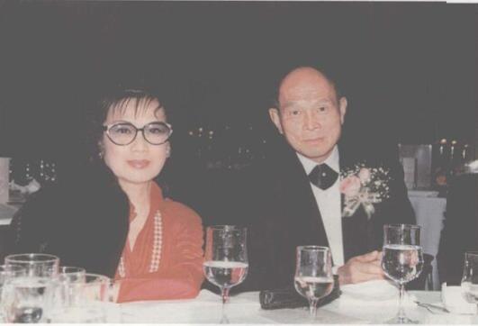 霍英东与二夫人冯坚妮