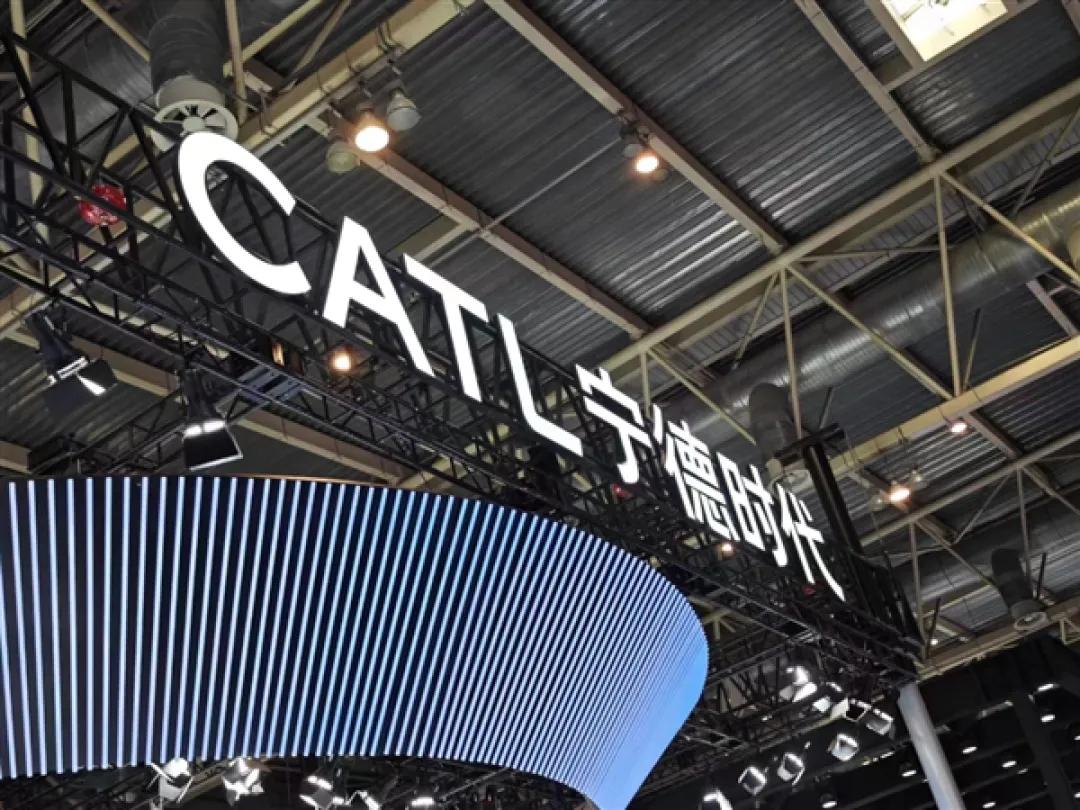 宁德时代港股涨5.48%，再创历史新高，报741港元/股。