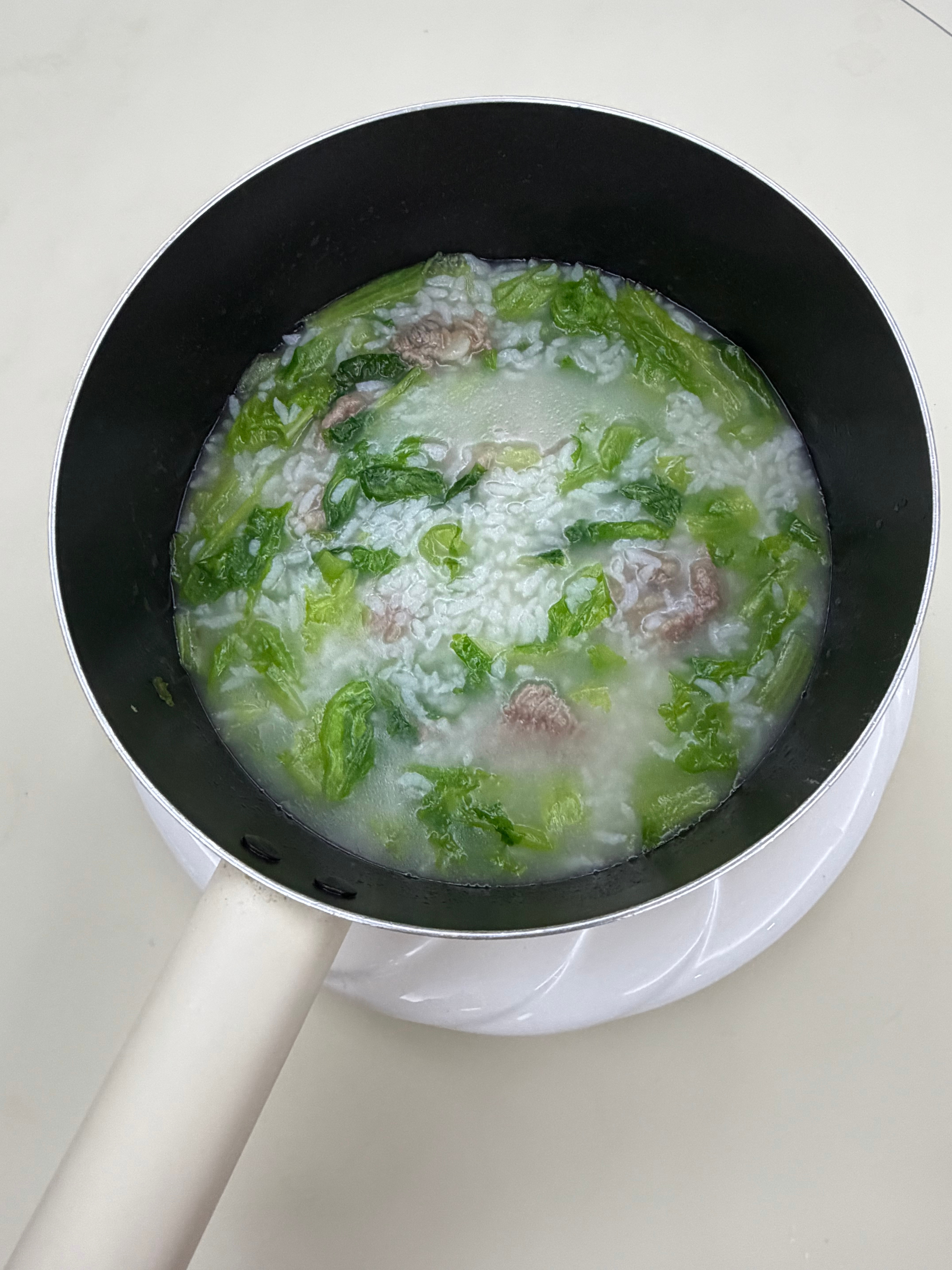 今日晚餐，自己做的，蔬菜瘦肉粥，做法简单，肉多菜多，清淡营养，干净卫生，安全可靠