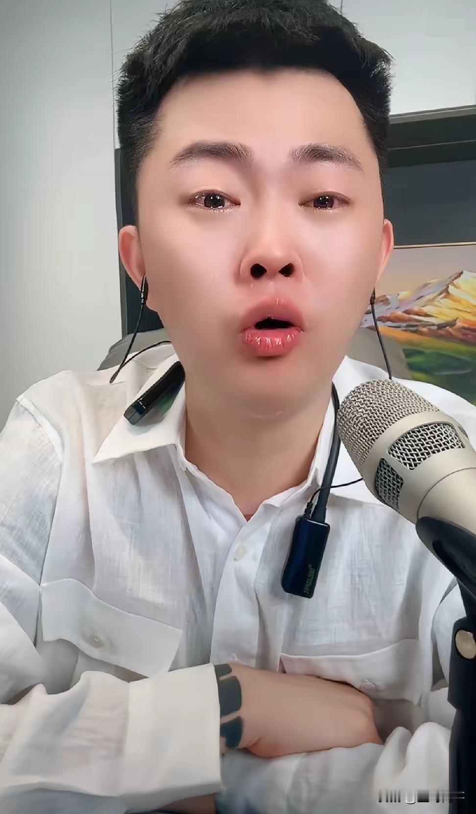 巴扎黑不理解现在这么招黑被骂，我错在哪里了？我离婚后应该一直可怜EMO下去，我觉