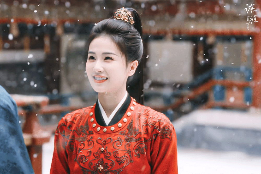 白鹿 《唐宫奇案》李佩仪 / 动图▷EP34-07 高马尾+红衣-下雪❄️❄️❄