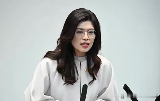 就在刚刚，
​中国“国民党主席”郑丽文正式宣布，
​7月17日，针对台北市长蒋万